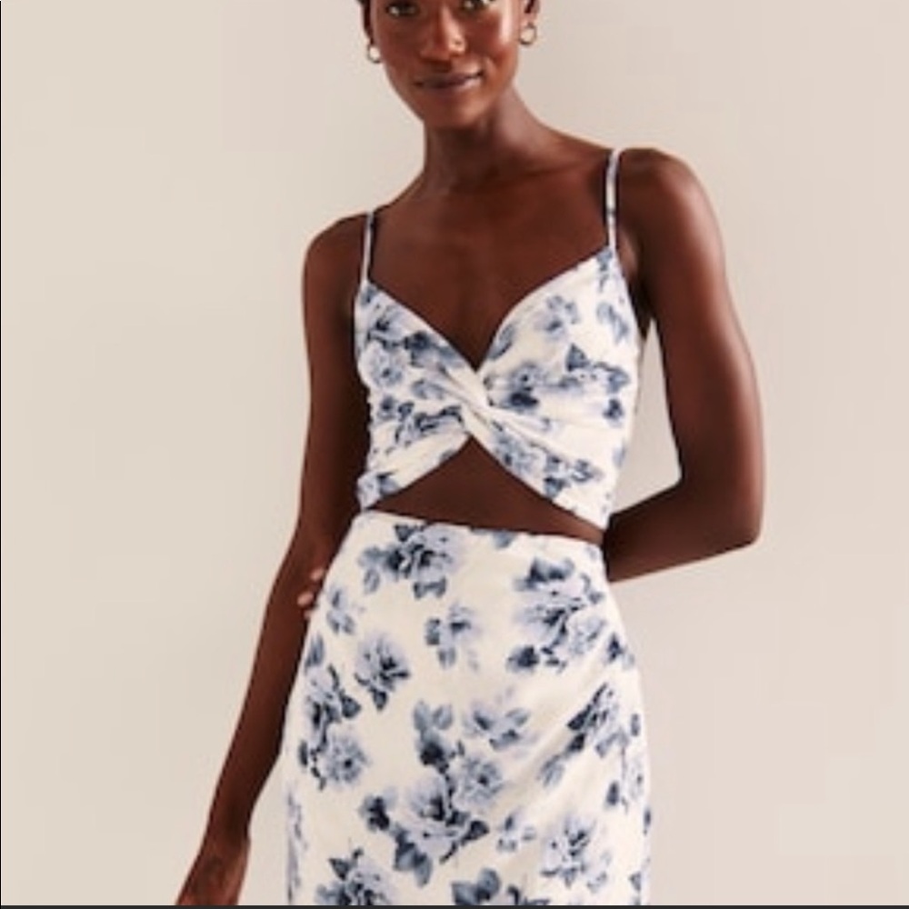 Abercrombie 2 piece blue floral set